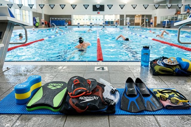 Les incontournables équipements pour booster votre entraînement de natation fitness
